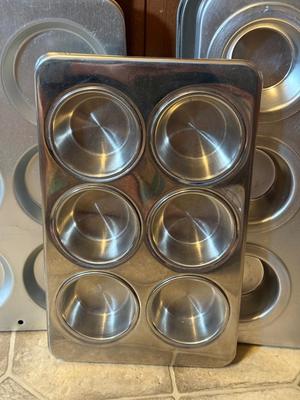 LOT 275K: Great Deal for Bakers: New Pans, Bundt Pans including Square!, lots of sizes of Spring Form Cake Pans, Tarte & Pie Tins