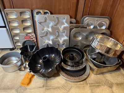 LOT 275K: Great Deal for Bakers: New Pans, Bundt Pans including Square!, lots of sizes of Spring Form Cake Pans, Tarte & Pie Tins