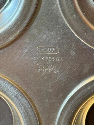 LOT 275K: Great Deal for Bakers: New Pans, Bundt Pans including Square!, lots of sizes of Spring Form Cake Pans, Tarte & Pie Tins