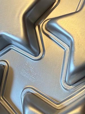 LOT 275K: Great Deal for Bakers: New Pans, Bundt Pans including Square!, lots of sizes of Spring Form Cake Pans, Tarte & Pie Tins