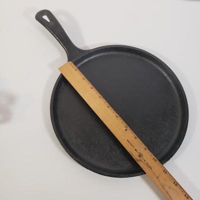 LOT 279K: Assortment of Cast Iron Frying Pans, Grill Pans & More