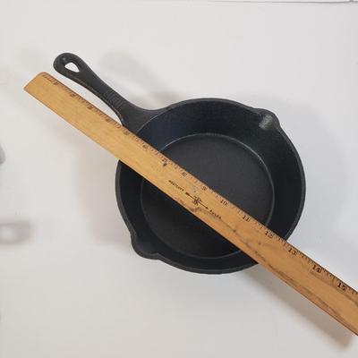 LOT 279K: Assortment of Cast Iron Frying Pans, Grill Pans & More