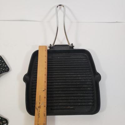 LOT 279K: Assortment of Cast Iron Frying Pans, Grill Pans & More