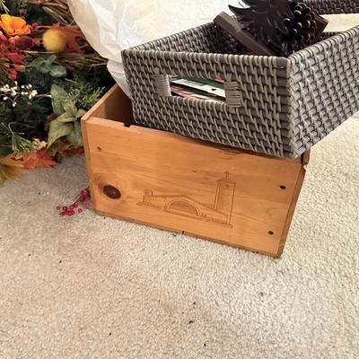 LOT 281L: Gift Bags 'n Tags, Fall Wreath, Wooden Crate