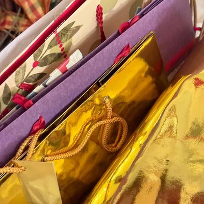 LOT 281L: Gift Bags 'n Tags, Fall Wreath, Wooden Crate