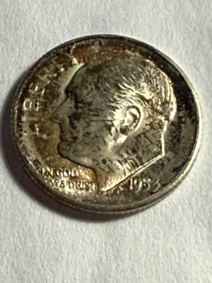 1953-S UNCIRCULATED/ TONED ROOSEVELT SILVER DIME AS PICTURED.