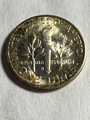 1951-S UNCIRCULATED/LIGHTLY TONED ROOSEVELT SILVER DIME AS PICTURED.