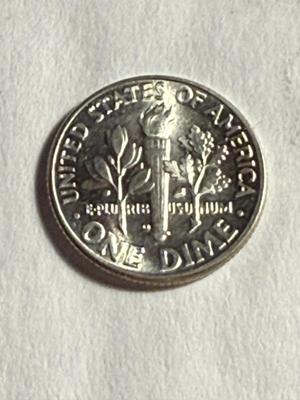 1950-D UNCIRCULATED/VERY LIGHTLY TONED ROOSEVELT SILVER DIME AS PICTURED.