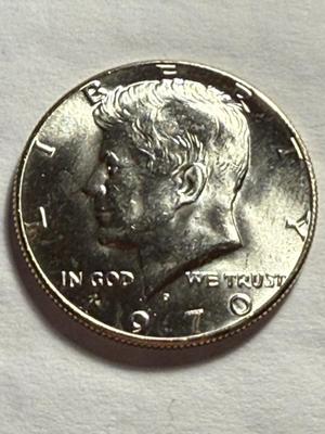 1970-D CHOICE BU CONDITION SILVER KENNEDY HALF DOLLAR AS PICTURED.