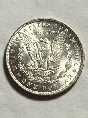 1890-P UNCIRCULATED CONDITION MORGAN SILVER DOLLAR.