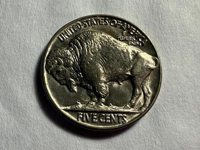 1937-P AU/UNCIRCULATED CONDITION BUFFALO NICKEL COIN AS PICTURED.