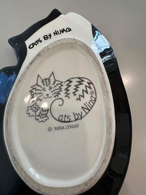 Ceramic designer small dish of a cat singed Nina Lyman