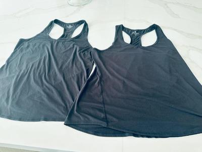 4 Ladies tank tops Sportswearsize Large with Racerback
