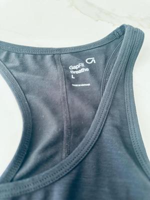 4 Ladies tank tops Sportswearsize Large with Racerback