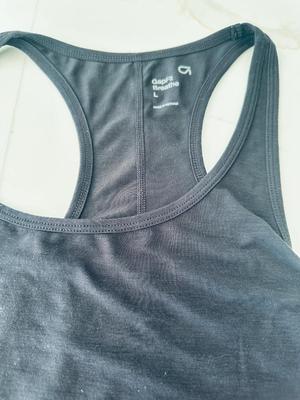 4 Ladies tank tops Sportswearsize Large with Racerback