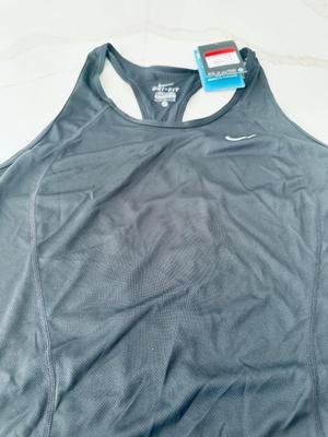 4 Ladies tank tops Sportswearsize Large with Racerback