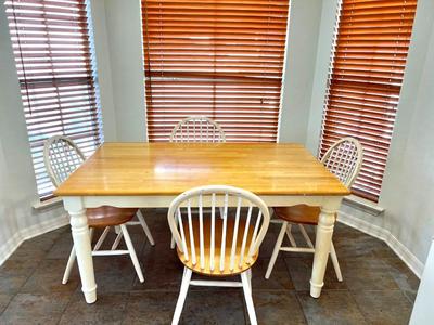 Farmhouse Distressed Kitchen Table & 4 Chairs