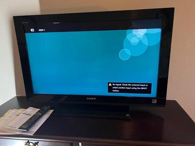 32â€ SONY LCD Digital Color Tv With Remote