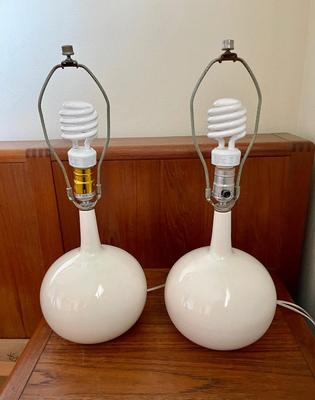 Pair of Mid Century Modern Lamps Bulbous White Bases.
