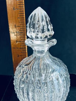 Beautiful Antique Cut Glass Perfume Scent Bottle with Stopper