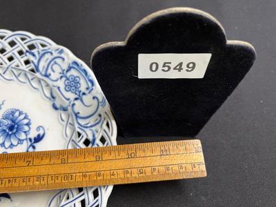 Beautiful Meissen Antique Blue Onion Porcelain Plate 9 1/2"