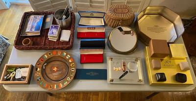 Misc. lot with empty jewelry boxes, Bulgari glass case and more