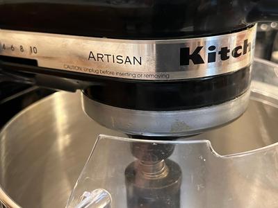 Kitchenaid Artisan Mixer w/ 2 Bowls, Accessories WORKS GREAT