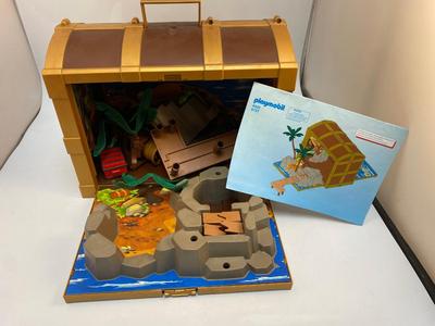 Playmobil Treasure Chest Pirate Island Playset Carry Case All in One 4432
