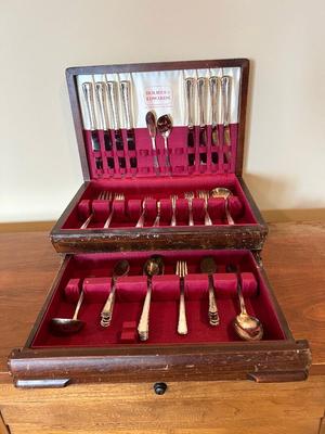 HOLMES & EDWARD International Silver Co. Set