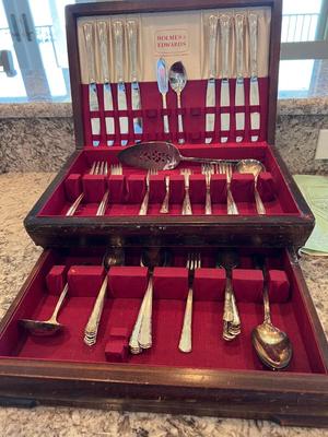 HOLMES & EDWARD International Silver Co. Set