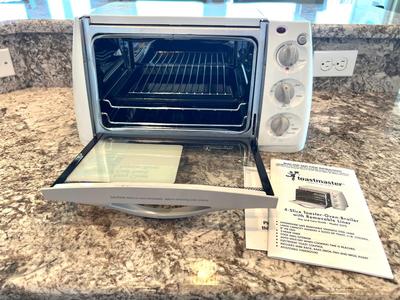 NEW TOASTMASTER Toaster-Oven-Broiler