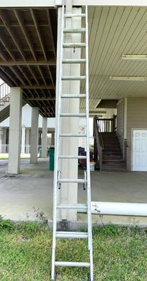 EXTENSION  LADDER 12-21 FOOT