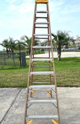 WERNER 10 FOOT LADDER