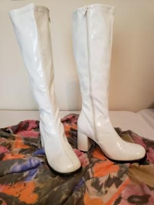 Women's vintage style white GoGo boots