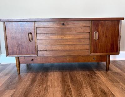 LANE Mid-century Modern Lane Cedar Chest  **Read Details