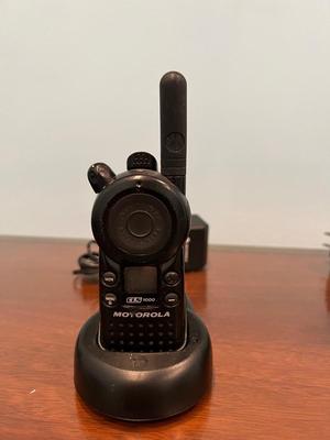 MOTOROLA CLS1000 Walkie Talkie Set *Read Details