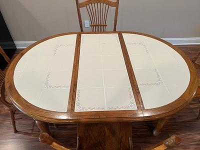 ASHLEY Kitchen 45â€ Round Kitchen Table W/Leaf