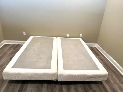 SCANDINAVIAN COLLECTION KING FOUNDATION & Bed Frame