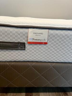 LIKE NEW SEALY QUEEN SIZE Mattress, Box Spring & Frame