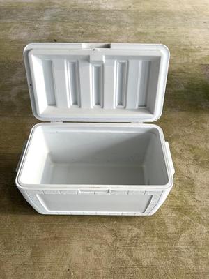 COLEMAN & IGLOO SET OF 3 Ice Chest