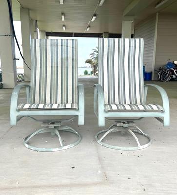 OUTDOOR PATIO SET *Read Details