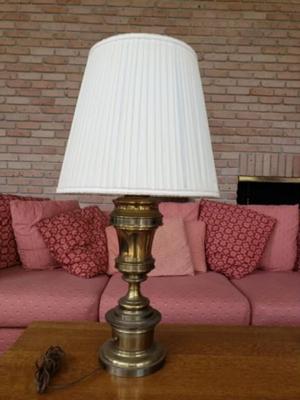 Vintage Stiffel weighted brass lamp