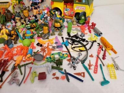 Large lot of Vintage Teenage Mutant Ninja Turtles