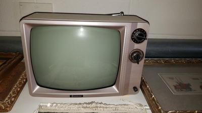 Vintage Samsung TV Television Portable