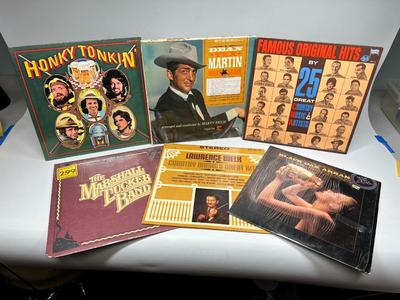 Lot of Country Honky Tonkin Willie Nelson Johnny Cash Dean Martin Record Vinyls & More