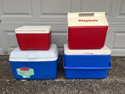IGLOO COLEMAN RUBBERMAID (4) Ice Chest Lot