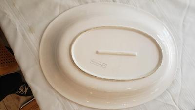 Large oval serving dish 20