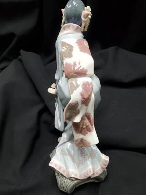 Lladro  Mayumi