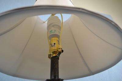 LOT 230. TABLE LAMP