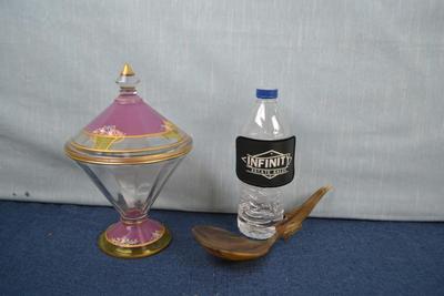LOT 302 PINK GLASS CONE JAR WITH LID AND DECORATIVE SPOON